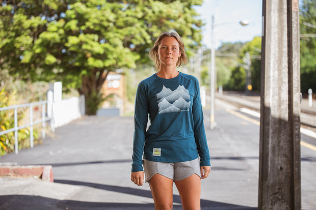 Tussock Traverse Raglan Tee - Teal